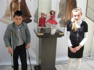 25.04.2014 Виставка ляльок у галереї АВЕК